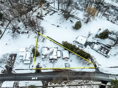 32 E 2nd St, Oneida, NY 13421