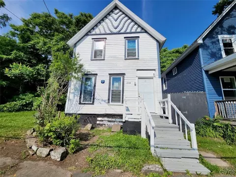 204 Magnolia St, Syracuse, NY 13204