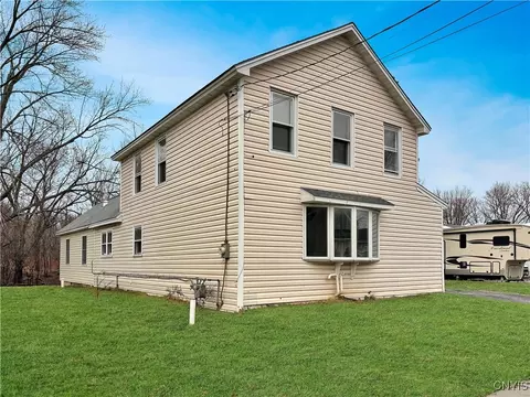 108 Cleveland St, Salina, NY 13088