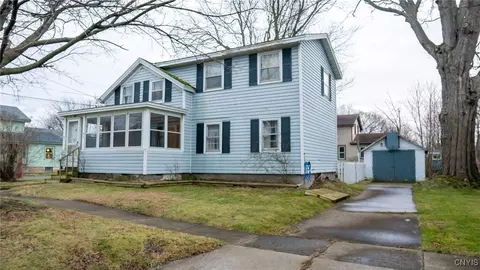 8 Mitchell St, Oswego, NY 13126