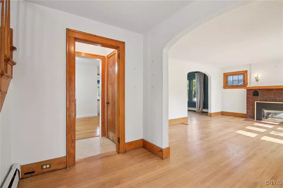 Entry Way - 1 Alden Ave, Auburn, NY 13021 photo 2 of 6