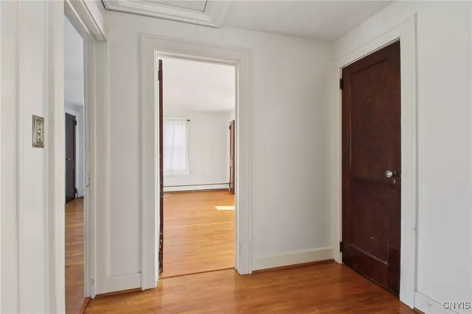 Entry Way - 1 Alden Ave, Auburn, NY 13021 photo 5 of 6