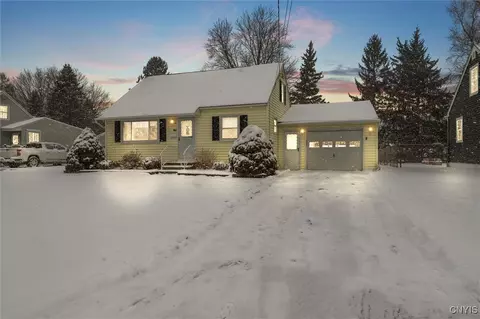 142 Manning Dr, Syracuse, NY 13212