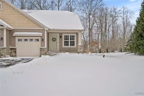 3080 Samantha Dr, Lysander, NY 13027