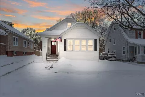 355 Willumae Dr, Syracuse, NY 13208