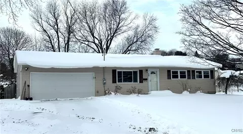 29 Cedarbrook Cres, Whitestown, NY 13492