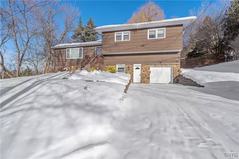 2401 E Colvin St, Syracuse, NY 13224