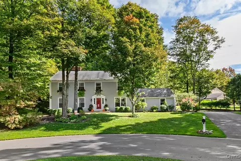 121 Woodberry Ln, Fayetteville, NY 13066
