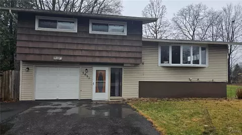7051 Buckley Rd, Salina, NY 13212
