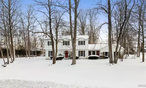 1 Partridge Rd, New Hartford, NY 13413
