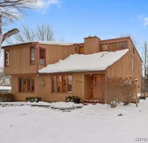 4362 Kencrest Dr, Onondaga, NY 13215