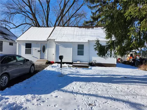 603 Plymouth Ave, Salina, NY 13211