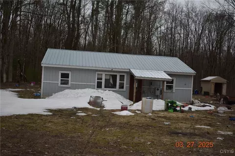 15-28 O Neil Dr, Hastings, NY 13076