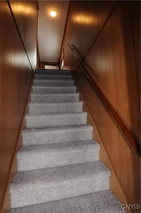 Entry Way - 352 Eureka Ave, Herkimer, NY 13350 photo 1 of 2