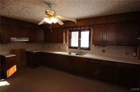 Kitchen - 352 Eureka Ave, Herkimer, NY 13350 photo 1 of 2