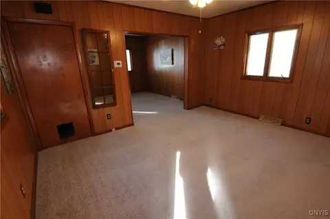 Living - 352 Eureka Ave, Herkimer, NY 13350 photo 5 of 6