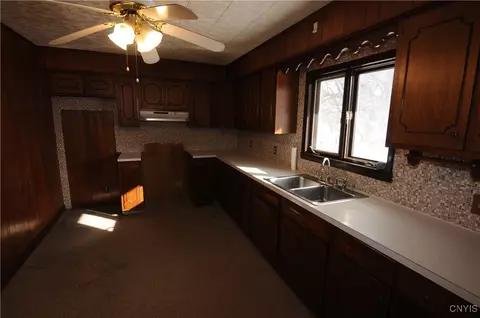 Kitchen - 352 Eureka Ave, Herkimer, NY 13350 photo 2 of 2