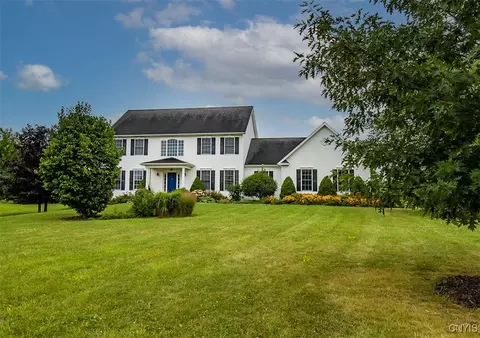 8 Calemad Dr, Sennett, NY 13021
