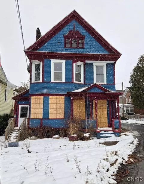 126 Washington Sq, Syracuse, NY 13208