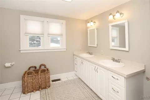 115 Dewittshire Rd, Syracuse, NY 13214 photo 28