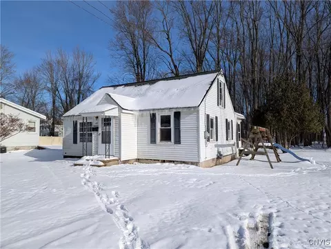 227 Mckinley St, Minoa, NY 13116