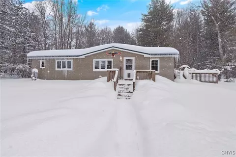 200 Sparhawk Rd, Parish, NY 13131