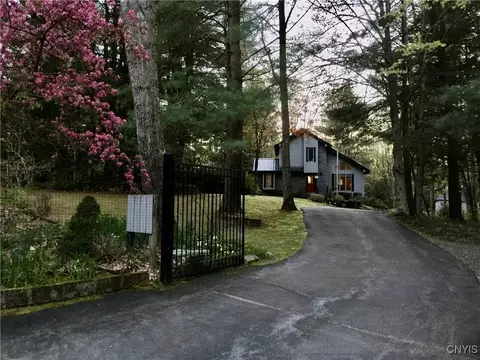 8917 Howd Rd, Vienna, NY 13316