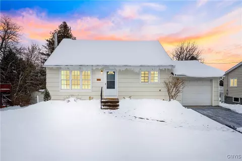 151 Bennett Rd, Camillus, NY 13031