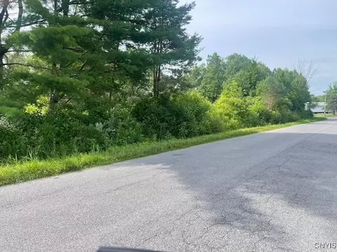 4664 Wetzel Rd, Clay, NY 13090