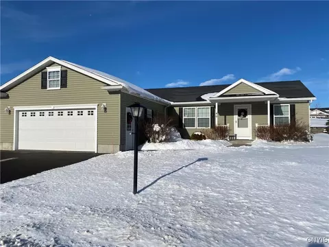 46 Overland Dr, Clinton, NY 13323