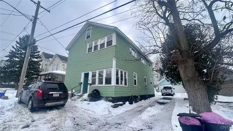 333 1st St, Geddes, NY 13209