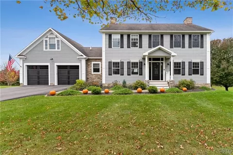 1951 Topridge Dr, Lysander, NY 13027