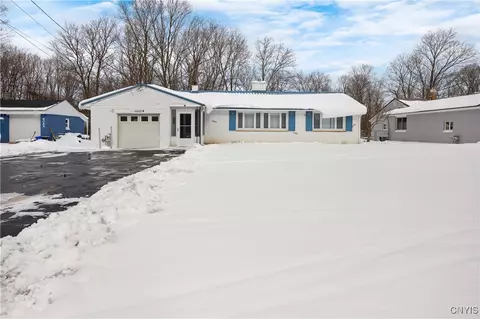 6069 E Seneca Tpke, Jamesville, NY 13078