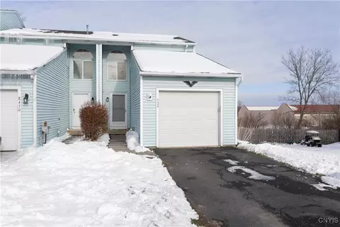 8448 Fathom Dr, Baldwinsville, NY 13027