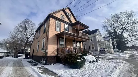 624 W Manlius St, East Syracuse, NY 13057