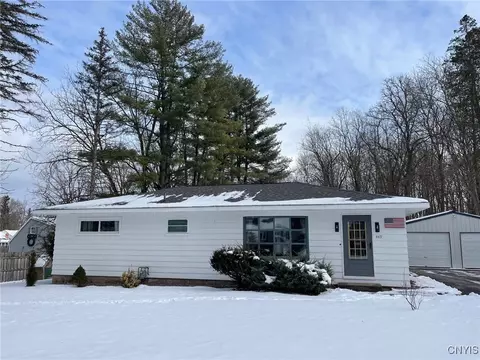 449 S Willow St, Oneida, NY 13421
