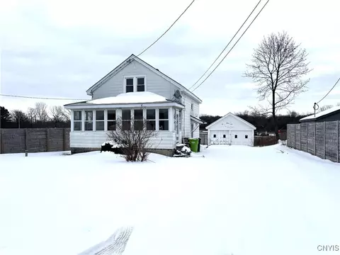 109 Hillview Dr, Salina, NY 13212