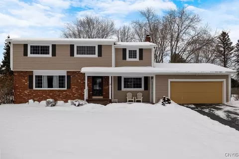 4842 Pembroke Dr, Manlius, NY 13104