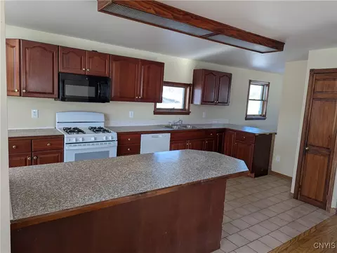 6324 Oxbow Rd, Fenner, NY 13032 photo 3