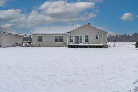 13425 Middle Rd, Dexter, NY 13634