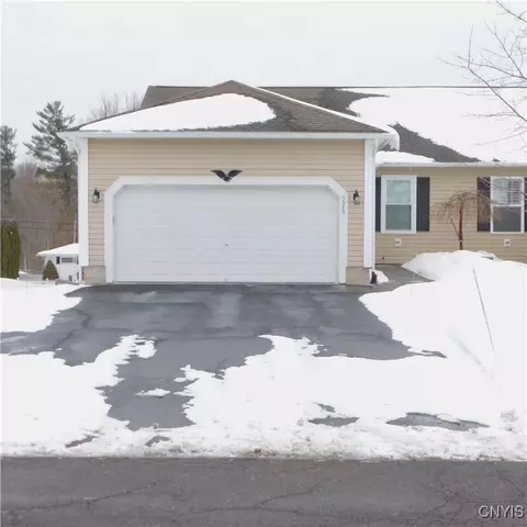 5045 Betsy Ross Way, Salina, NY 13088