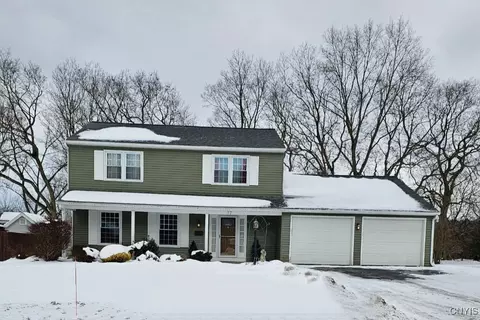 17 Harrogate Rd, New Hartford, NY 13413