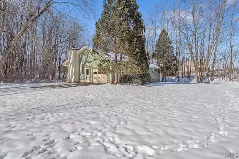 31 Gettman Dr, Lysander, NY 13027