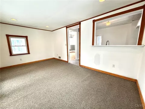 2 Beach Ave, Auburn, NY 13021 photo 17