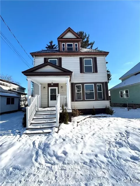 2 Beach Ave, Auburn, NY 13021