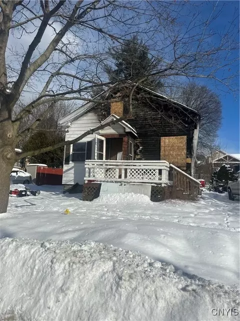 231 E 5th St, Oswego, NY 13126