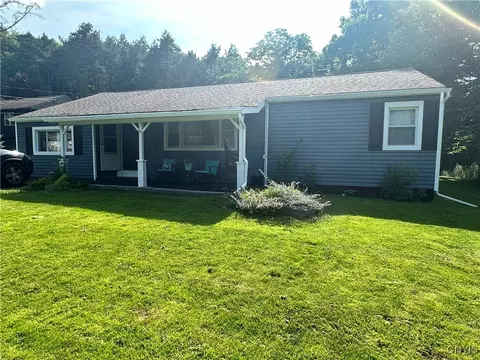 5029 Beef St, Onondaga, NY 13215