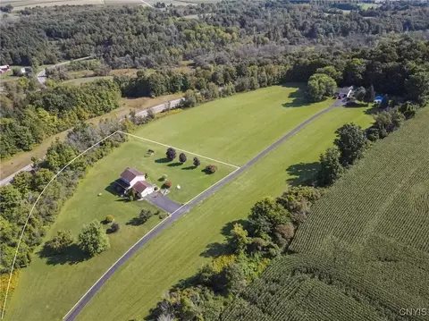 1964 Lee Mulroy Rd, Skaneateles, NY 13152