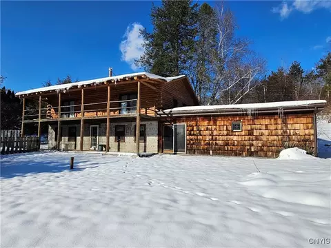 4560 Cole Rd, Onondaga, NY 13215