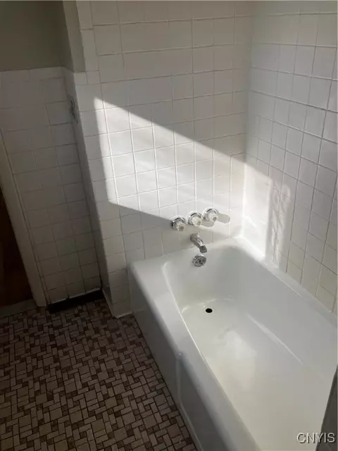 1008 Danforth St, Syracuse, NY 13208 photo 7